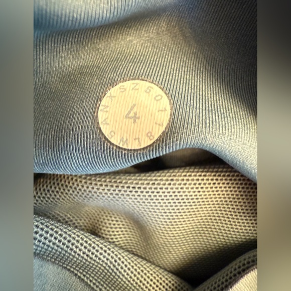 Lululemon In Movement 7/8 Tight Size 4 - Picture 4 of 8